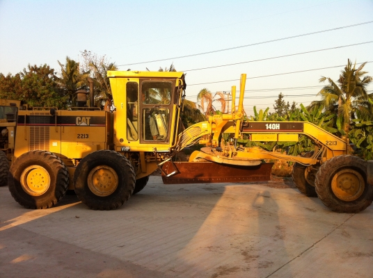 ขายรถเกรด Caterpillar 140H นำเข้าจากสหรัฐอเมริกา ไม่เคยใช้งานในไทย สภาพสวย ราคาพิเศษสุด