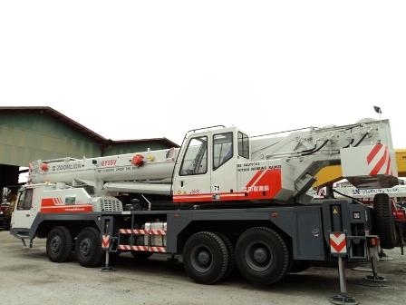 TRUCK CRANE ZOOMLION 55T