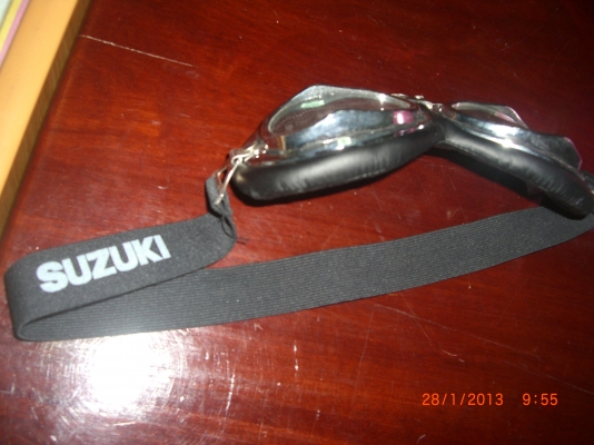 หมวกกันน๊อค YAMAHA FINO และ SUZUKI JARATO พร้อมแว่น 2 อัน หมวกกันน๊อค YAMAHA FINO และ SUZUKI JARATO พร้อมแว่น 2 อัน