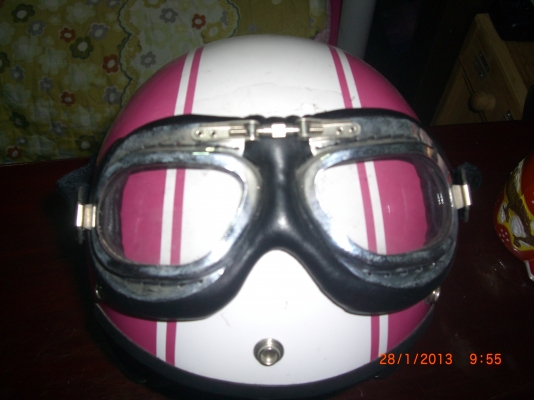 หมวกกันน๊อค YAMAHA FINO และ SUZUKI JARATO พร้อมแว่น 2 อัน