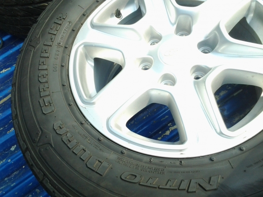 ล้อnew ford  range ขอบ17 พร้อมยาง