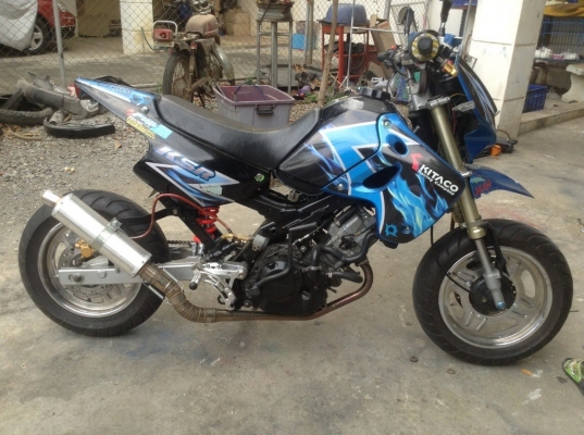 ขายเหมา คับ ร้อนเงิน 2 คัน 46500   ลองดู คับ  โซนิค แต่งเป็น KSR ทะเบียนพร้อมโอน ไม่ขาดต่อคับ อีกคัน เป็นKSR  2 จังหวะ แปลงใส่ เครื่่อง  เชียร์ มี เล่ม ทะเบียน อย่างเดียวคับ