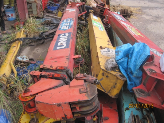 ขายเครน UNIC 290 V TURBO 3ตัน4ปอก3ชัก 6 เหลี่ยม รุ่นใหม่นำเข้ายังไม่ได้ใช้งานเลยครับ