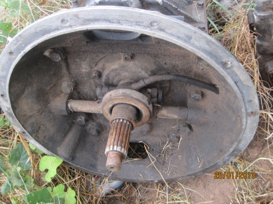 ขายเกียร์ ISUZU 195 และ MITSUBISHI พร้อมใช้งานครับ