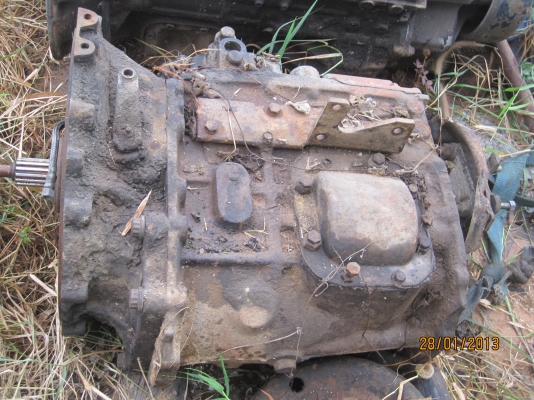 ขายเกียร์ ISUZU 195 และ MITSUBISHI พร้อมใช้งานครับ