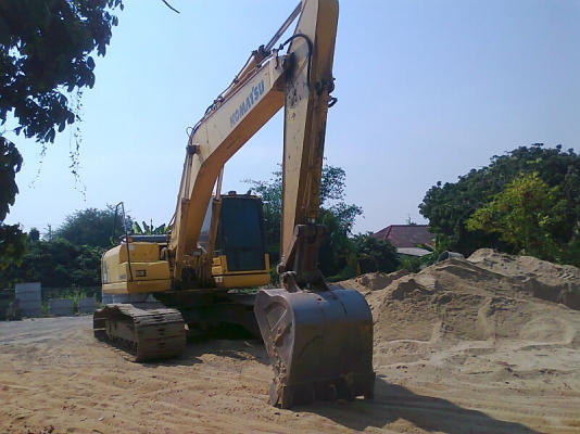 ขายด่วน!..รถขุด KOMATSU PC200-8 รถสวย พร้อมใช้ สุดขีด มี เล่มทะเบียนครบ.