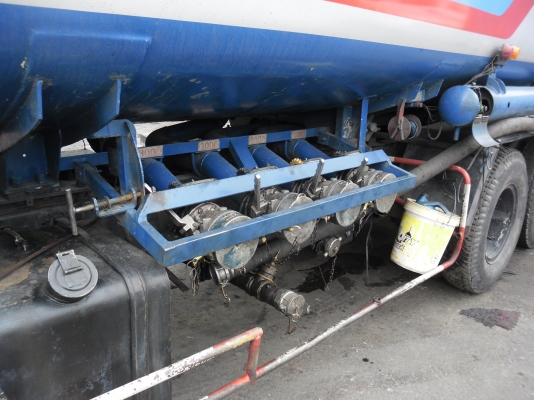 ขายรถบรรทุกน้ำมัน UD