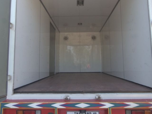 ขายรถ 6 ล้อ ISUZU พร้อมตู้แห้งยาว 4.3 เมตร มือแรก เจ้าของขายเอง