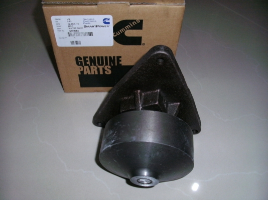 Spare part 6742-01-3670 WATER PUMP ASS'Y (Komatsu)
