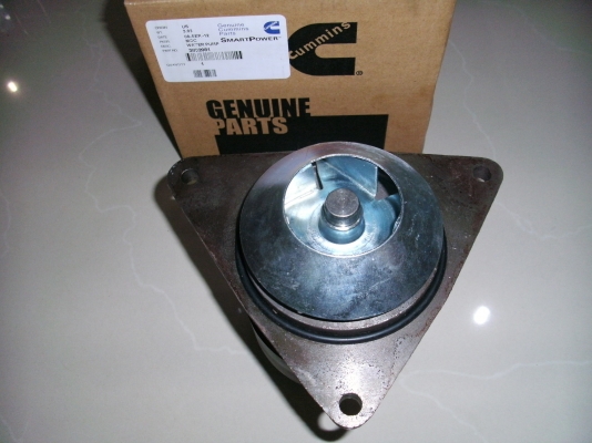 Spare part 6742-01-3670 WATER PUMP ASS'Y (Komatsu)