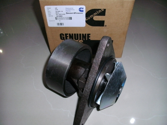 Spare part 6742-01-3670 WATER PUMP ASS'Y (Komatsu)