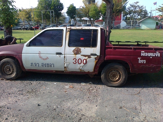 นิสสัน บิ๊กเอ็ม 4 ประตู เครื่องZ16 ขายตามสภาพ นิสสัน บิ๊กเอ็ม 4 ประตู เครื่องZ16 ขายตามสภาพ