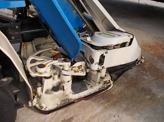 รหัส:12000858รถเกี่ยวข้าวเดินตามใช้เครื่องKF34Gขนาด2.3PS.ใช้เกี่ยวเก็บข้าวมุมแคบติดต่อ086-8150487,080-559-8593