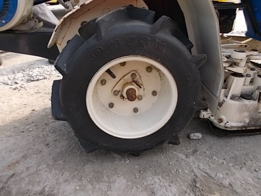 รหัส:12000858รถเกี่ยวข้าวเดินตามใช้เครื่องKF34Gขนาด2.3PS.ใช้เกี่ยวเก็บข้าวมุมแคบติดต่อ086-8150487,080-559-8593