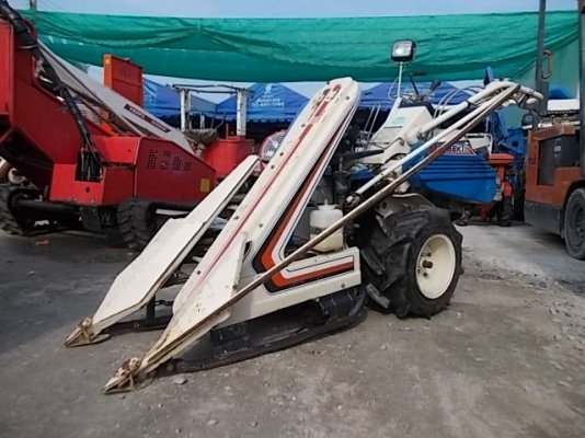 รหัส:12000858รถเกี่ยวข้าวเดินตามใช้เครื่องKF34Gขนาด2.3PS.ใช้เกี่ยวเก็บข้าวมุมแคบติดต่อ086-8150487,080-559-8593