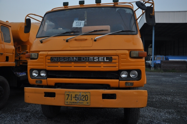 ขาย NISSAN UD รถโม่ปูน 10 ล้อ 2 เพลา 2 คัน