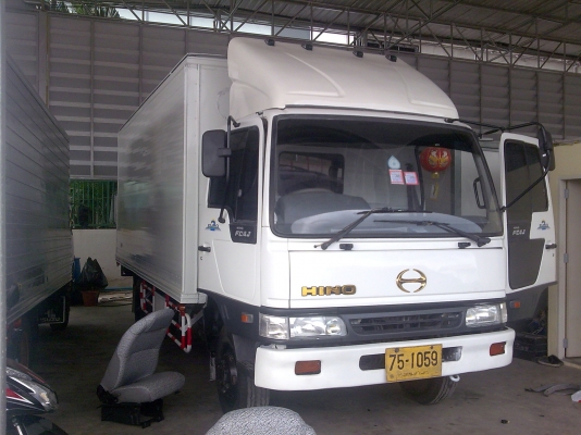 6ล้อHINO FC4J ยาว 5.50 ม.ตู้บรรทุก3ประตู