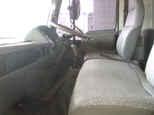 6ล้อHINO FC4J ยาว 5.50 ม.ตู้บรรทุก3ประตู 6ล้อHINO FC4J ยาว 5.50 ม.ตู้บรรทุก3ประตู