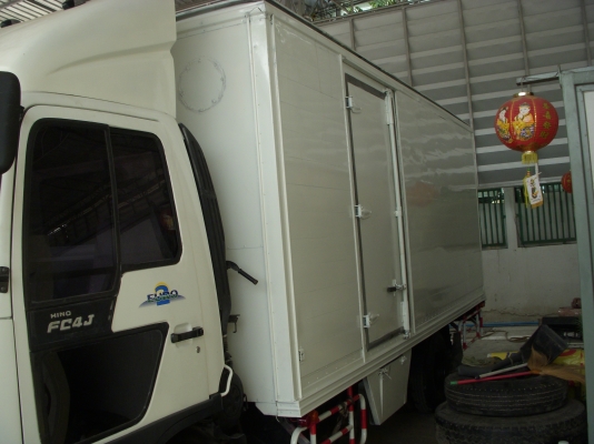 6ล้อHINO FC4J ยาว 5.50 ม.ตู้บรรทุก3ประตู 6ล้อHINO FC4J ยาว 5.50 ม.ตู้บรรทุก3ประตู