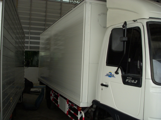 6ล้อHINO FC4J ยาว 5.50 ม.ตู้บรรทุก3ประตู 6ล้อHINO FC4J ยาว 5.50 ม.ตู้บรรทุก3ประตู
