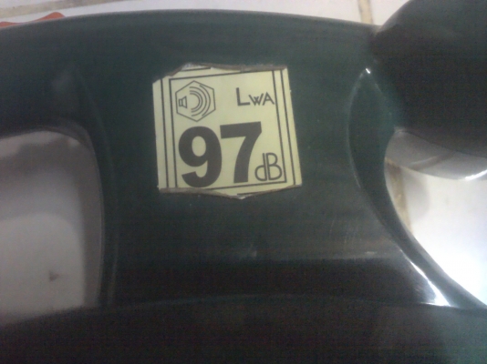 ปืนเป่าลม ขนาด2500W. ของยี่ห้อ DAYE ไว้เป่าเศษใบไม้แทนไม้กวาดได้