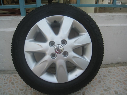 ขายล้อแม็ก Nissan March 15"x5.5" et 50 4 รู 100 +ยางปี 10 (081-3747940)