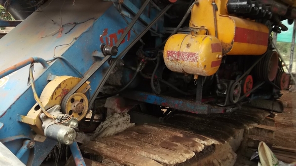 ขายรถเกี่ยวด่วน เครื่อง 6HE1 ขายรถเกี่ยวด่วน เครื่อง 6HE1