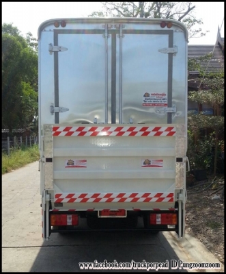 ติดตั้งตู้ทึบหลังคาสูงจากพื้นกระบะ 2 ม.พร้อมติดตั้งลิฟท์เกจและทำสี