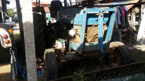 ขายรถไถ FORD 77 เสื้อลาย อุปกร ดันหน้าฝาน 7 เอกสารใบสัญญาชื้อขาย