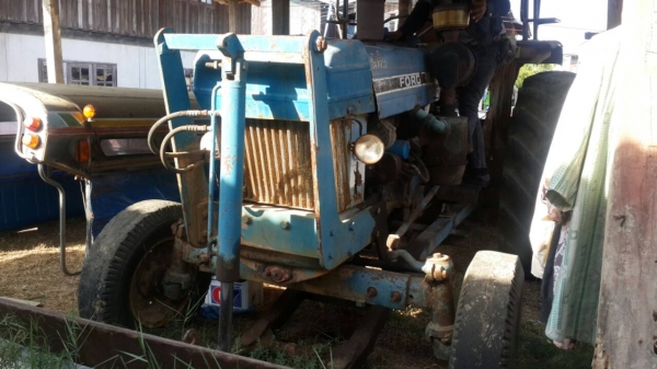 ขายรถไถ FORD 77 เสื้อลาย อุปกร ดันหน้าฝาน 7 เอกสารใบสัญญาชื้อขาย