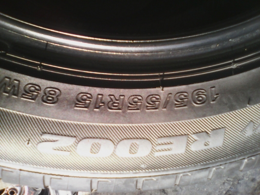 195/55R15 BRIDGESTONE POTENZA ปี2012 ไม่มีปะ สวยมาก ชุด 4 เส้น TEL.081-427-3941