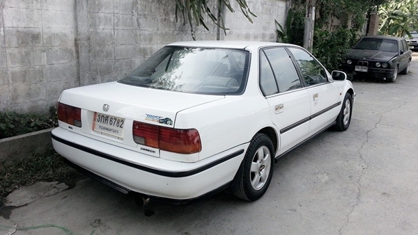 ขายด่วน HONDA ACCORD ปี93 ท้ายสั้น เครื่องหัวฉีด VTEC