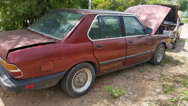 BMW 520 เครื่อง1J auto lpg ลงเล่ม ทะเบียนขาดปี 56  ขายตาม 19,800