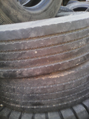 215/75R17.5  MAXXIS UR-275 16PR TUBELESS  มี 3 เส้น TEL.081-427-3941