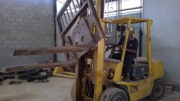 ขายรถฟอร์คลิฟต์toyota 2.5ตัน ยกได้3เมตร ขาย120000 ขายรถฟอร์คลิฟต์toyota 2.5ตัน ยกได้3เมตร ขาย120000