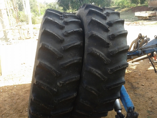 ขายแล้ว ยางหลังรถไถถอด\% 18.4 - 34 ไฟร์สโตนเก่านอก คู่ละ25,000บาท. ขอบคุณพี่หนุ่ม มากครับ