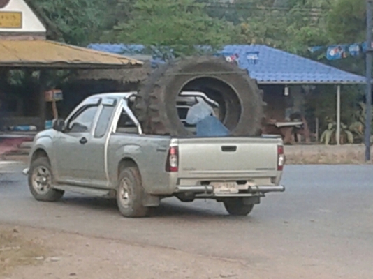 ขายแล้ว ยางหลังรถไถถอด\% 18.4 - 34 ไฟร์สโตนเก่านอก คู่ละ25,000บาท. ขอบคุณพี่หนุ่ม มากครับ