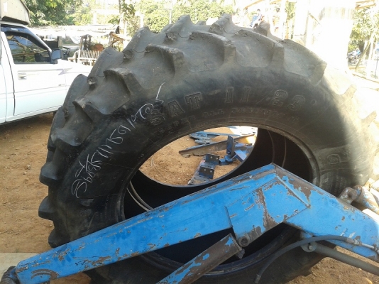 ขายแล้ว ยางหลังรถไถถอด\% 18.4 - 34 ไฟร์สโตนเก่านอก คู่ละ25,000บาท. ขอบคุณพี่หนุ่ม มากครับ