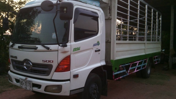 ขายHINO MEGA 175แรง ปี53 ซีรีย์500 ยาว5.50ม พ.เพาเวอร์ เบรกทิฟฟี่ ภายในสวย แอร์เย็น เครื่องดี คัชซีสวย สภาพพร้อมใช้งาน เอกสารพร้อมโอน จัดไฟแนนซ์ได้ เงื่อนไขง่ายๆวันเดียวรับรถ สนใจโทร 090-8588220คุณนะ ID:narong498 หรือ www.truck.in.th/498 หรือfb:ณรงค์ ซื้อ