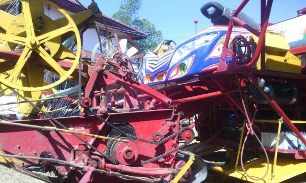 ขายรถเกี่ยวข้าวเจ้าช้างไวไฟ ปี 2555   2ปี