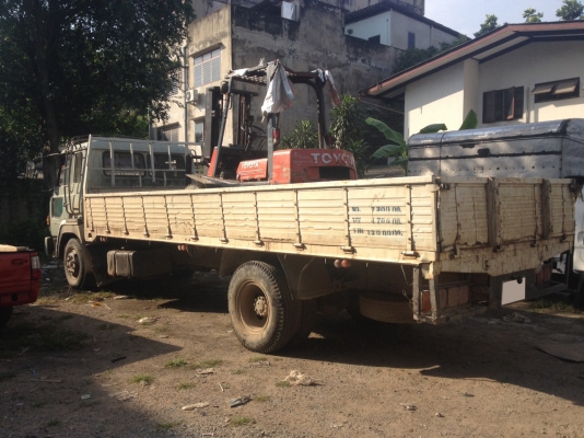 ขาย รถบรรทุก 6 ล้อ HINO 2 เพลา (แชสซี+เครื่องสิบส้อ)