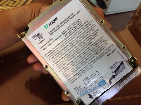 ฮาร์ดดิสก์ Seagate 2.1 GB ฮาร์ดดิสก์ Seagate 2.1 GB