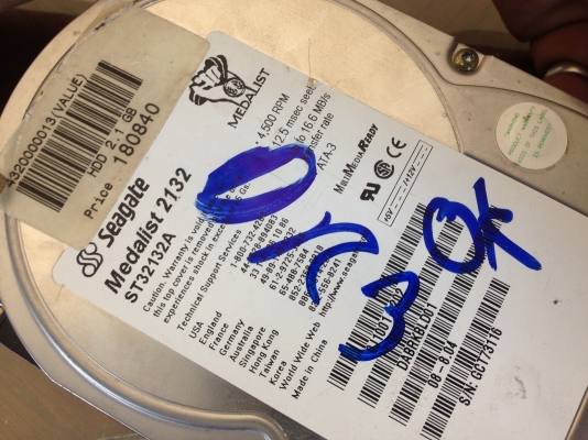 ฮาร์ดดิสก์ Seagate 2.1 GB ฮาร์ดดิสก์ Seagate 2.1 GB