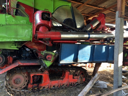 ขายรถเกี่ยวข้าวไทยเส็งยนต์