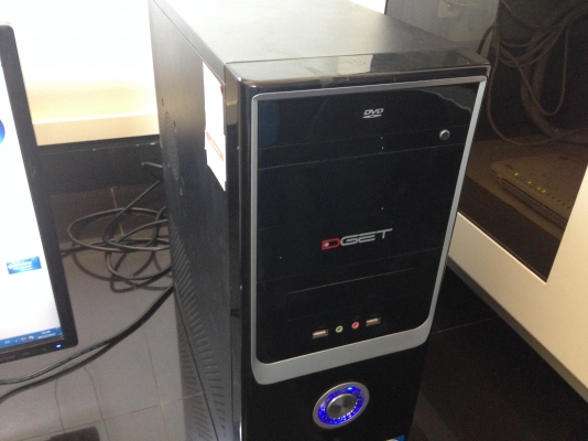 คอมพิวเตอร์ ยกชุด / จอ samsung / ชุดคีบอร์ทไร้สาย logitech พึ่งเปลี่ยน เมมบอร์ท มา 2600