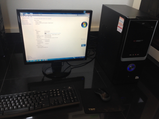 คอมพิวเตอร์ ยกชุด / จอ samsung / ชุดคีบอร์ทไร้สาย logitech พึ่งเปลี่ยน เมมบอร์ท มา 2600