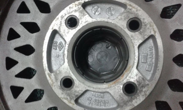 ขายล้อซิ่งRetroญี่ปุ่นของSsrรุ่นGetลายรังผึ้งขอบ14-4/114กว้าง6off20สวย฿13500ลดได