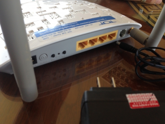 โมเดม TP-Link ส่งสัญญาน wi-fi / 4 พอร์ต มี 2 ตัว