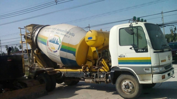 ขายด่วนรถ6ล้อFC4Jเครือง210รถโม้ปูน3.5คิวครึ่งมีเล่มทะเบืยน