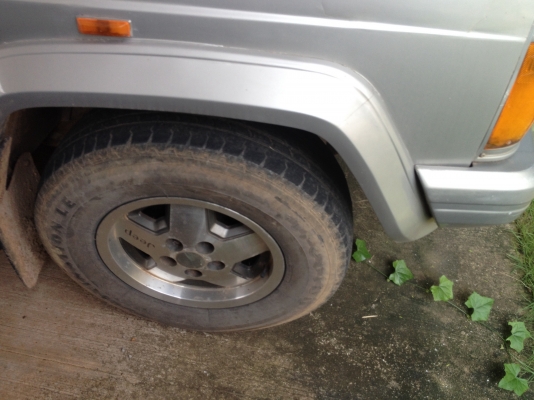 ขายjeep Cherokee 4.0limited. สภาพดี ไม่มีที่จอด ขายjeep Cherokee 4.0limited. สภาพดี ไม่มีที่จอด